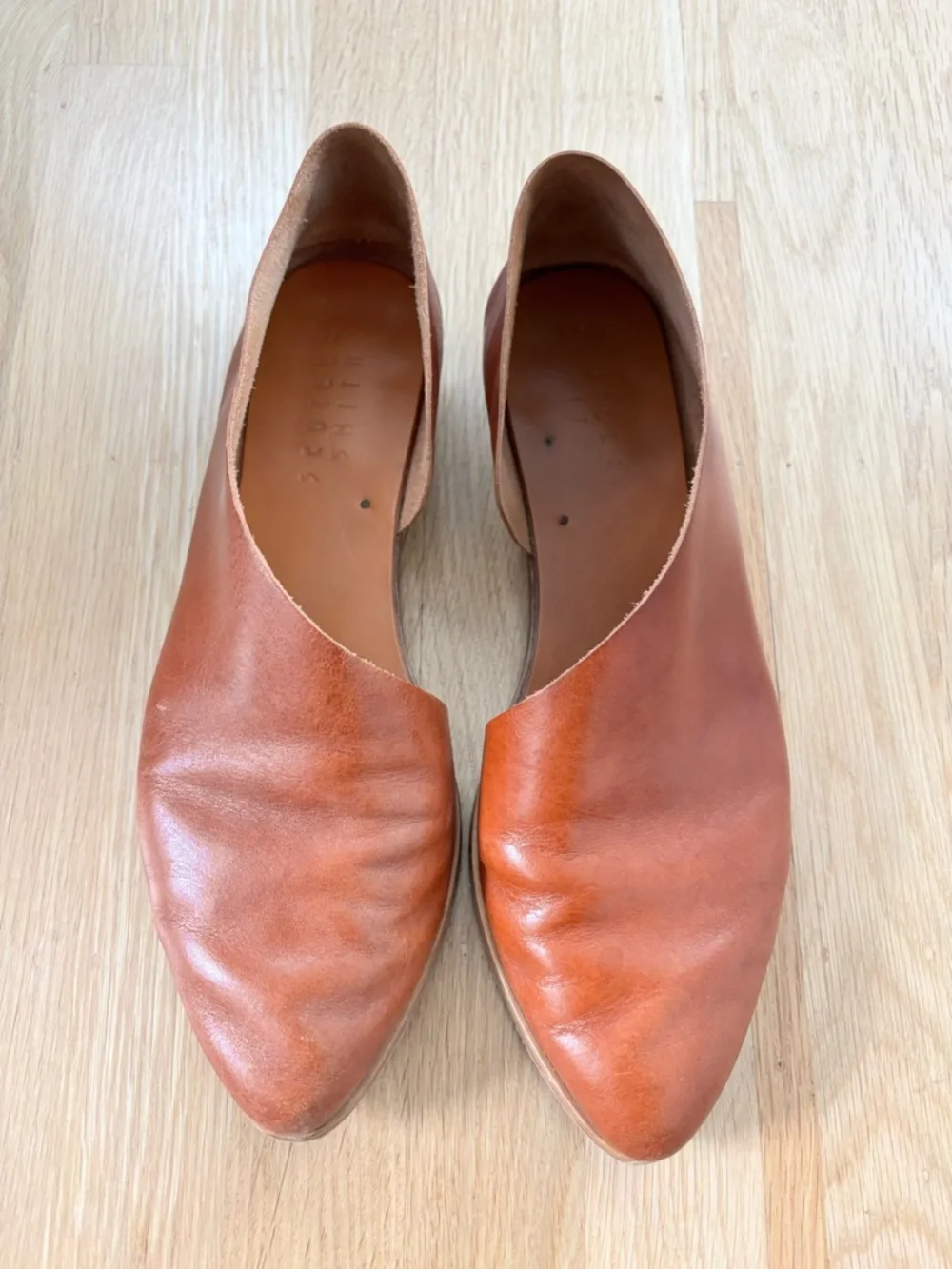 Sevilla Smith Sandy shoes — Women's Slip-On Leather Flats in Tan Brown - Picture 2 of 5